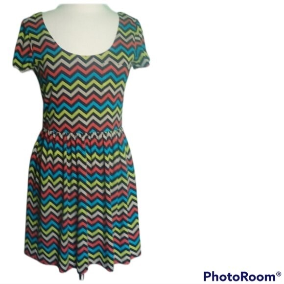 AUW - Colorful Chevron Dress With Pocket - Picture 3 of 8